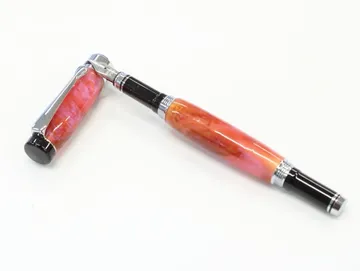Classic style fountain pen in cast resin with chrome trim