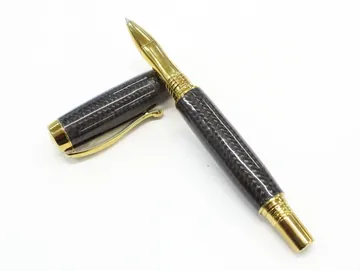 Diamond knurl rollerball with braided carbon fiber in clear resin