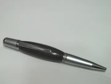 Sierra pen finished in chrome with a carbon fiber barrel